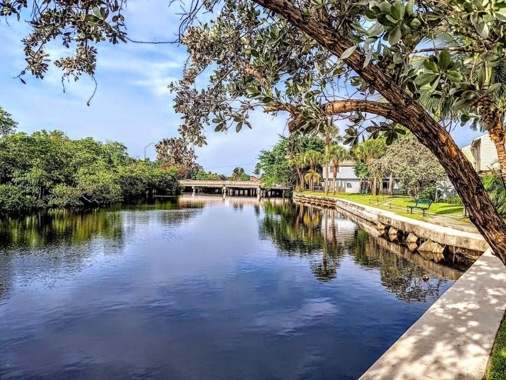 1827 NE 15th Avenue Ne, Unit 1827, Fort Lauderdale, FL 33305 Photo