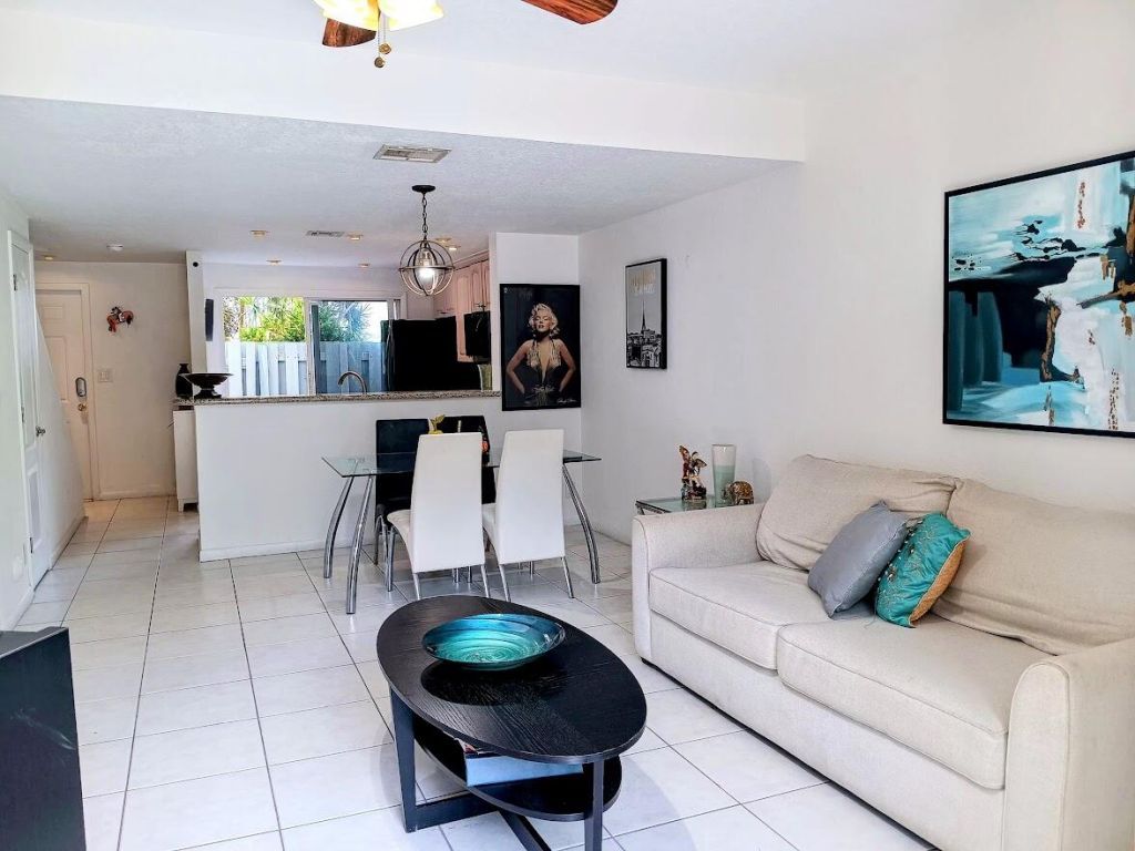 1827 NE 15th Avenue Ne, Unit 1827, Fort Lauderdale, FL 33305 Photo
