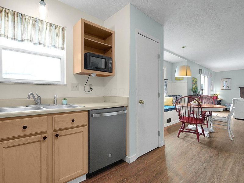 27 Barrhill Drive, Delaware, OH 43015 Photo 8