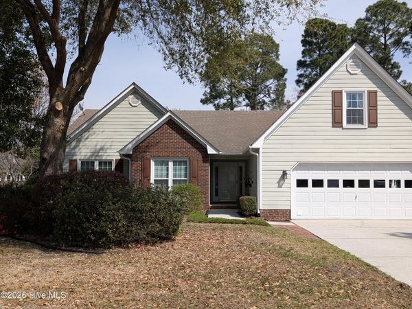 6641 Shire Lane, Wilmington, NC 28411