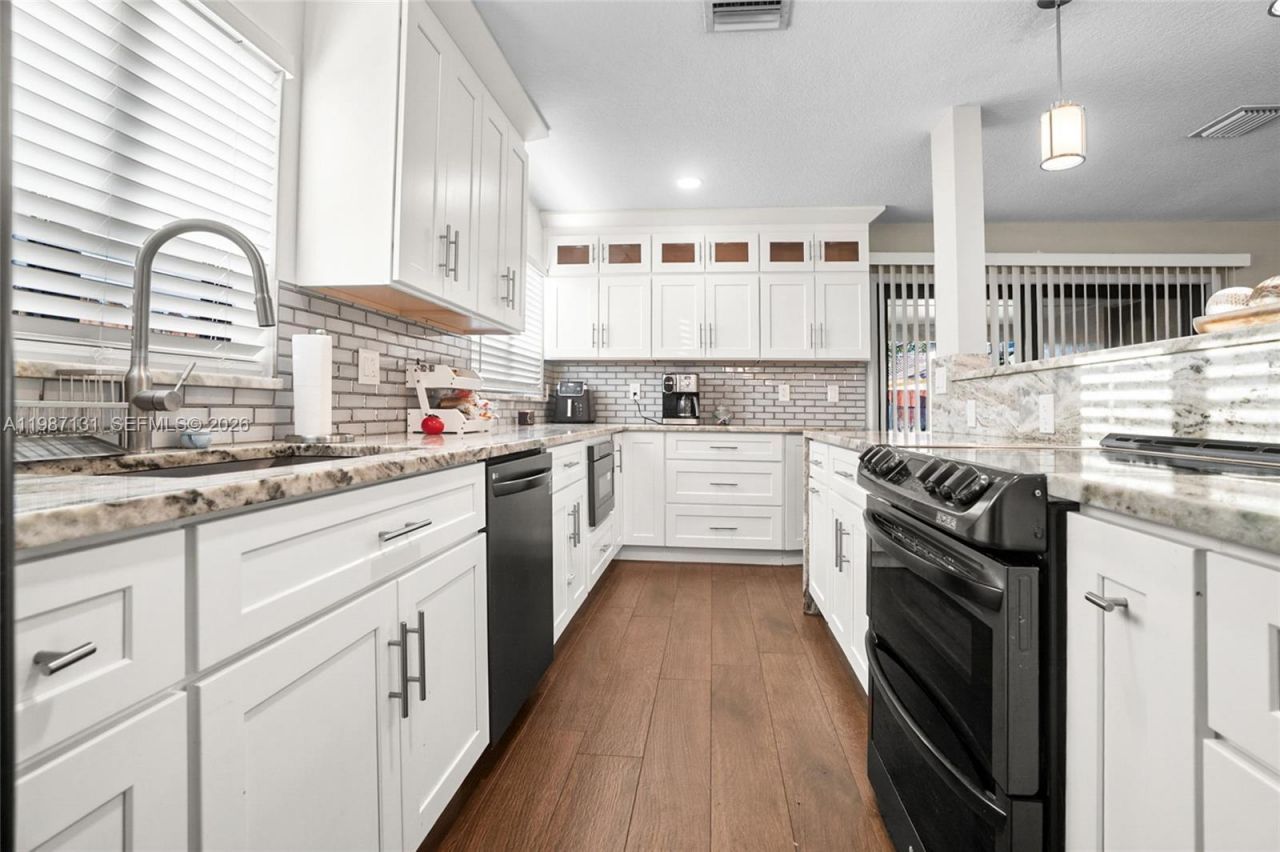 9841 NW 24th St , Coral Springs, FL 33065 Photo