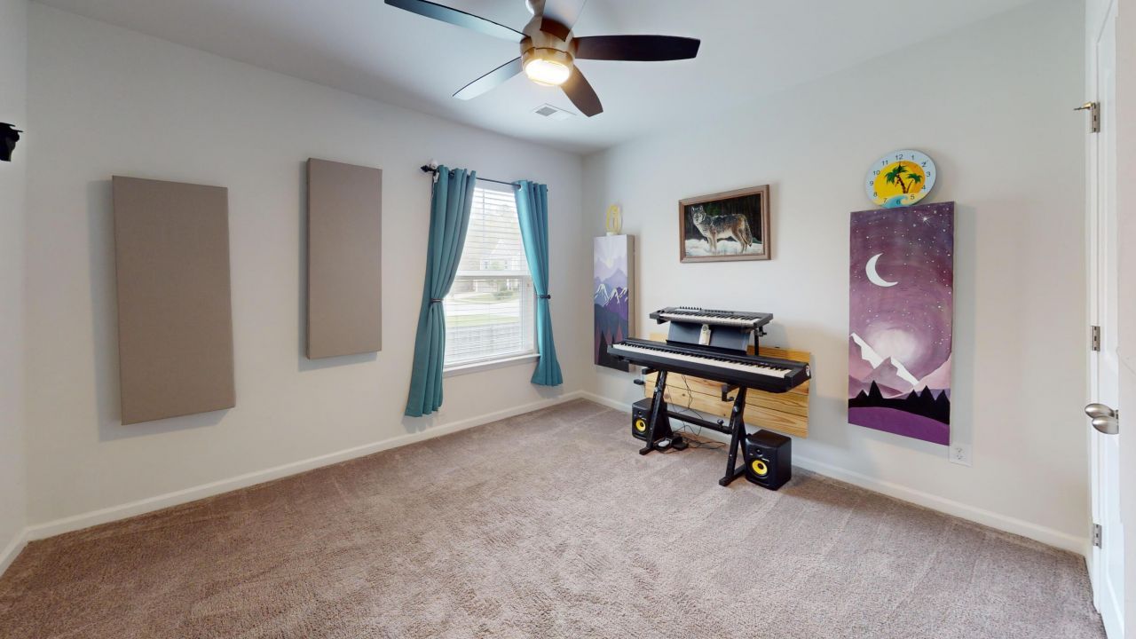 208 Roanoke Hill Court Photo 16