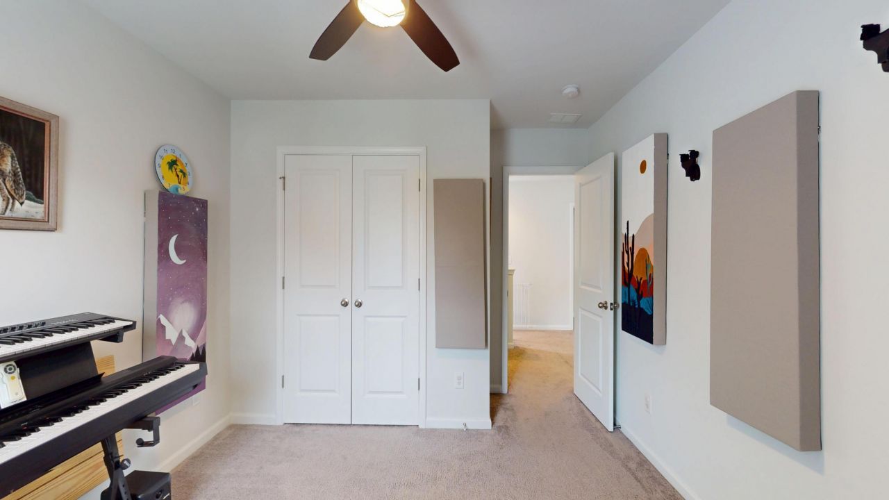 208 Roanoke Hill Court Photo 17