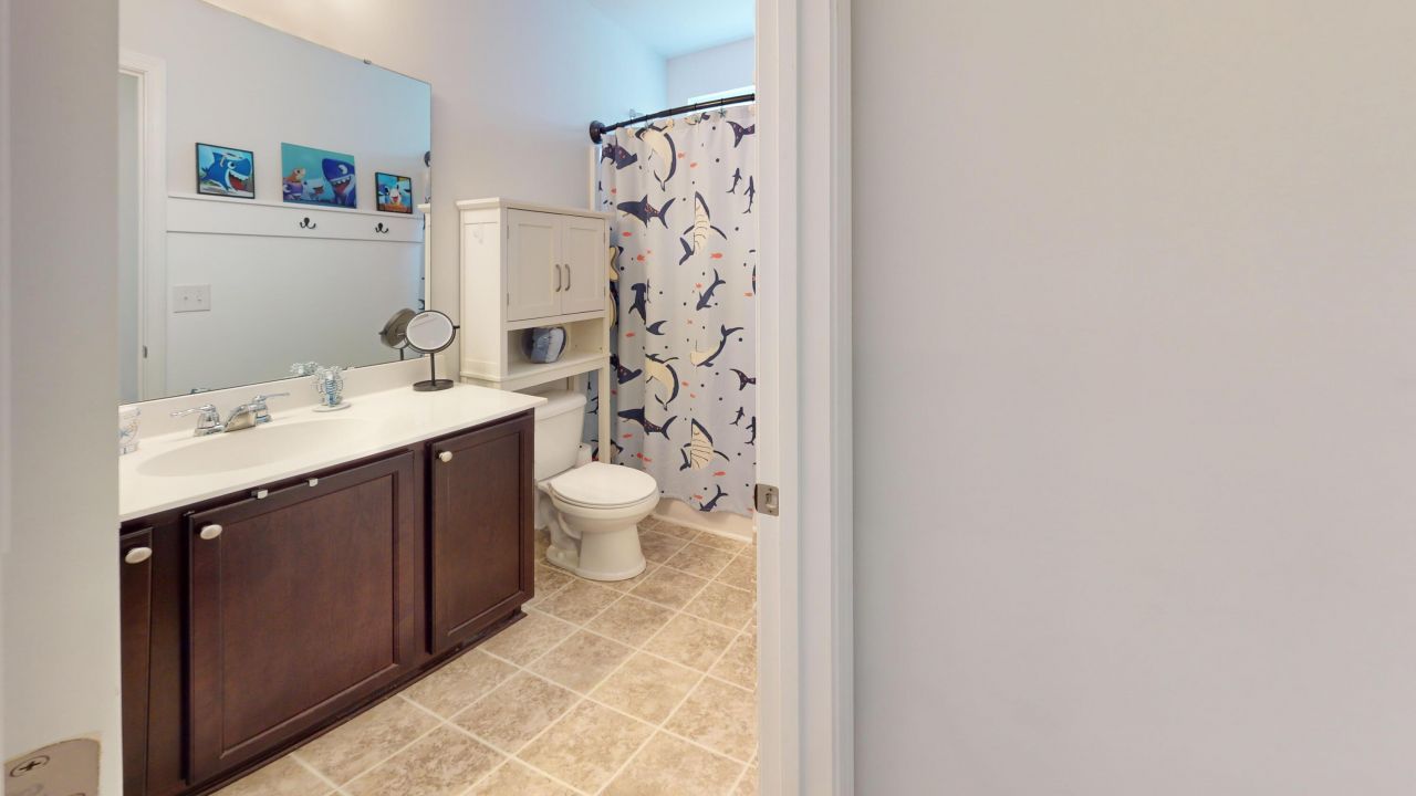 208 Roanoke Hill Court Photo 18