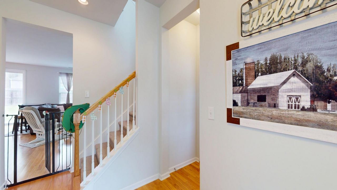 208 Roanoke Hill Court Photo 20