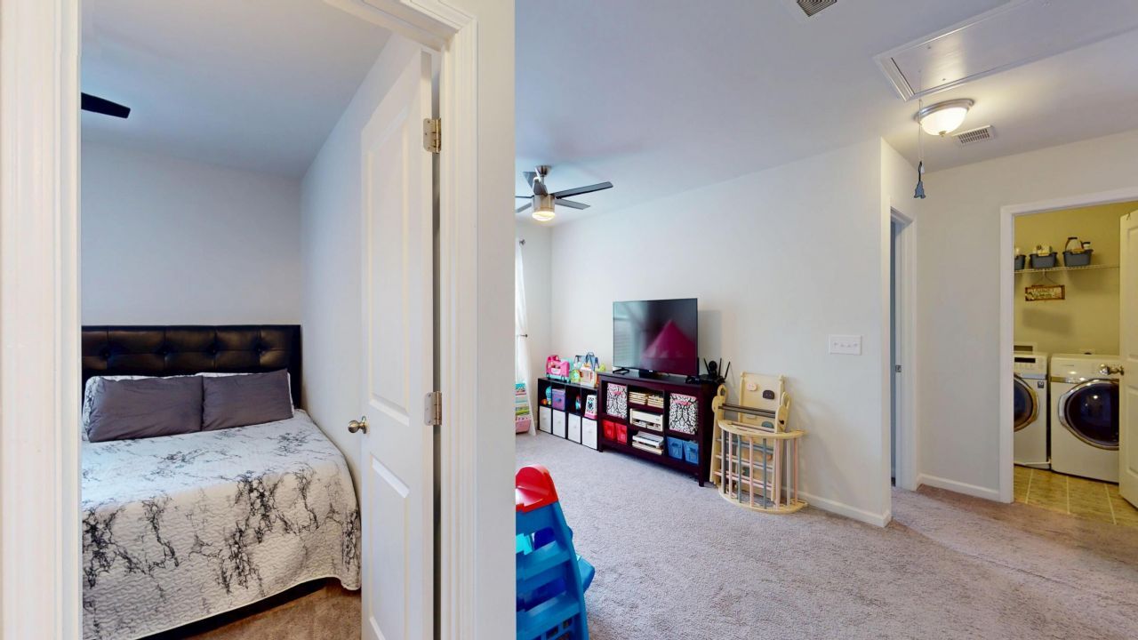 208 Roanoke Hill Court Photo 21