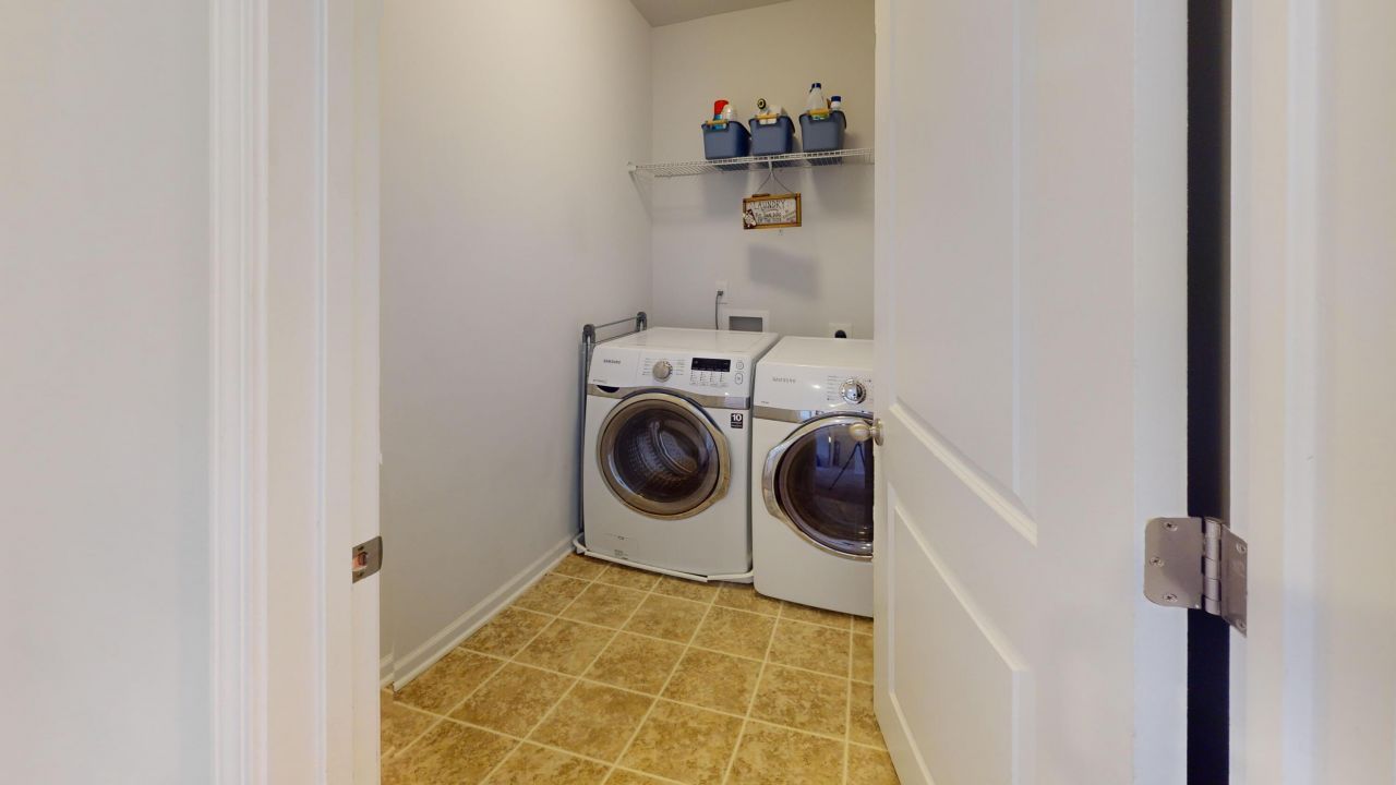 208 Roanoke Hill Court Photo 23