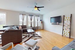 208 Roanoke Hill Court photo 4