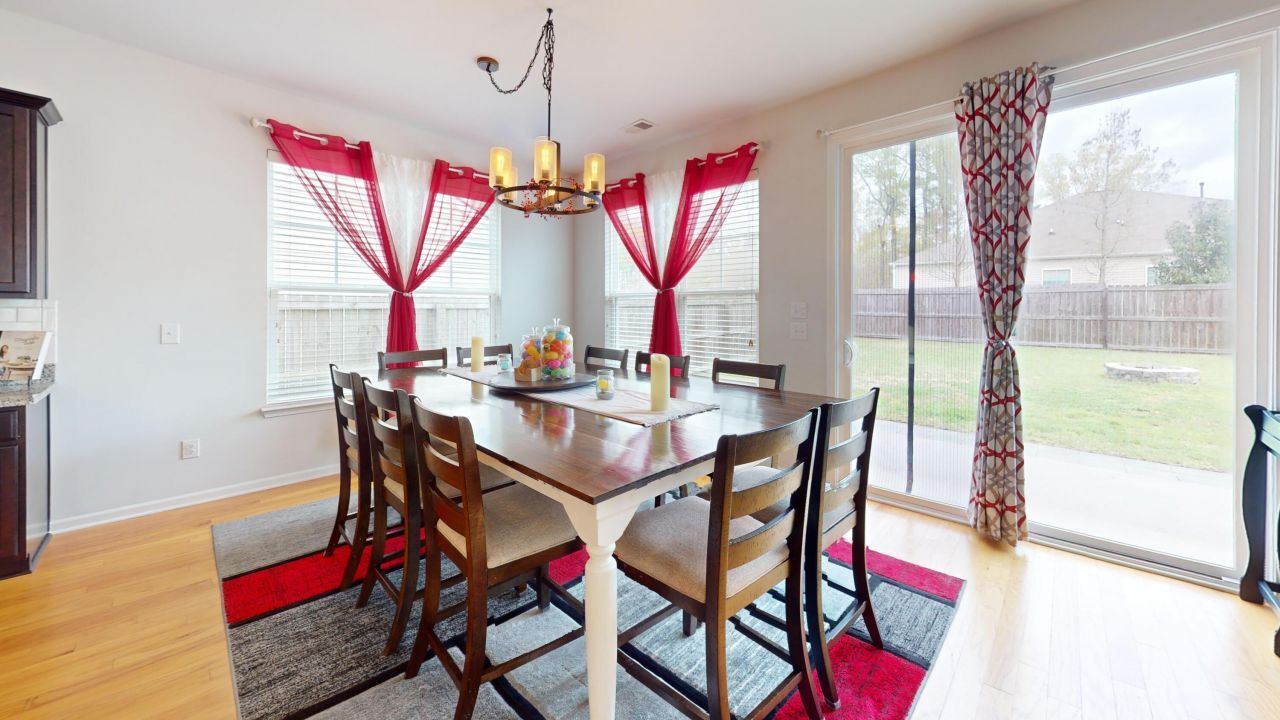 208 Roanoke Hill Court Photo 5