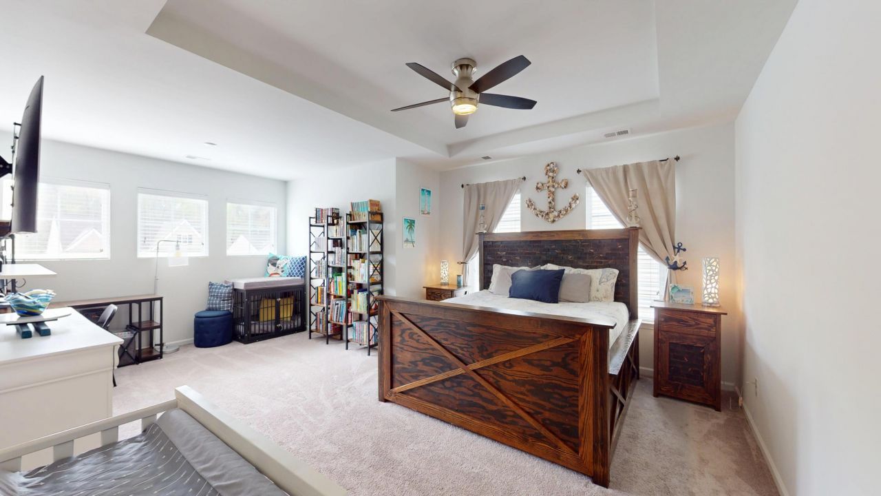 208 Roanoke Hill Court Photo 8