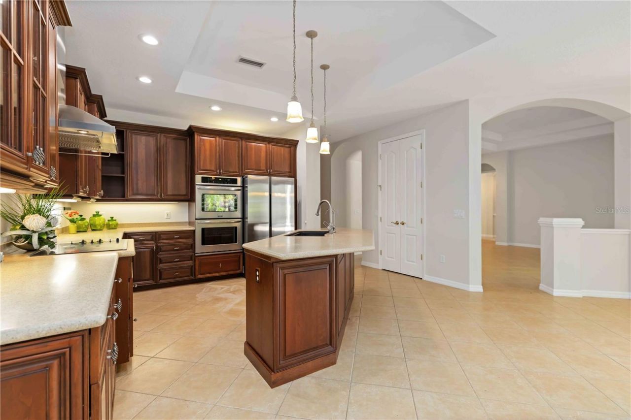 7815 Ashley Circle, University Park, FL 34201 Photo