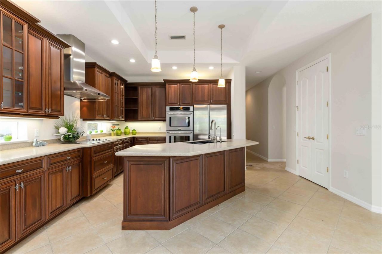 7815 Ashley Circle, University Park, FL 34201 Photo