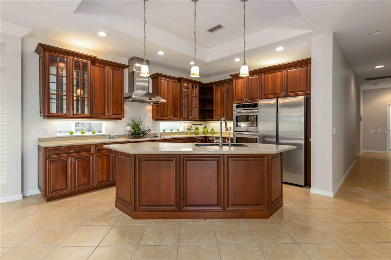 7815 Ashley Circle, University Park, FL 34201 Photo