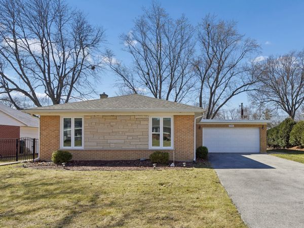 604 S Edward Street , Mount Prospect, IL 60056