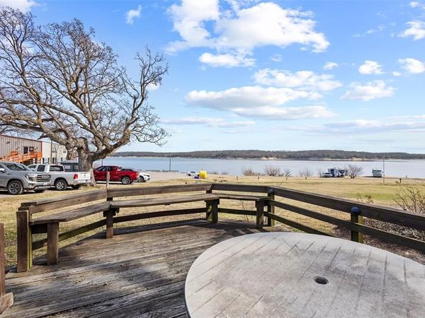 28 Air Force Drive , Pottsboro, TX 75076