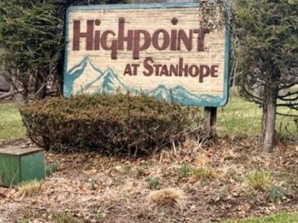 12212 Aspen Ct, Unit 212, Stanhope, NJ 07874