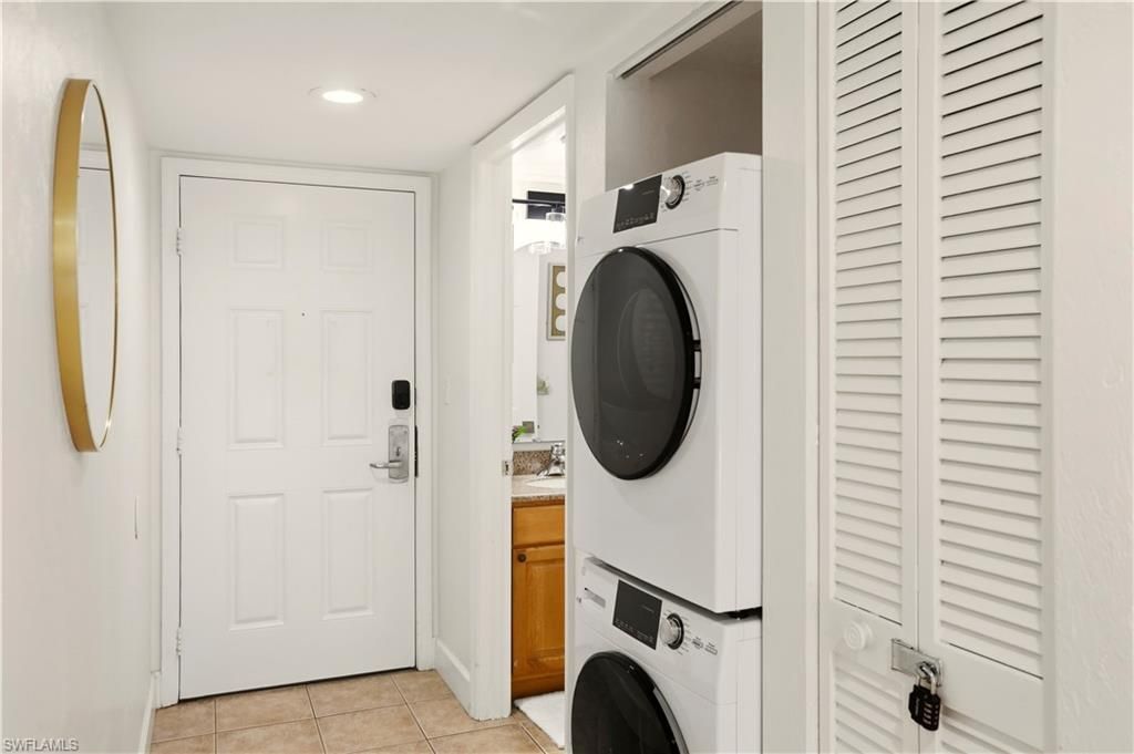 600 Neapolitan Way , Unit 254, Naples, FL 34103 Photo