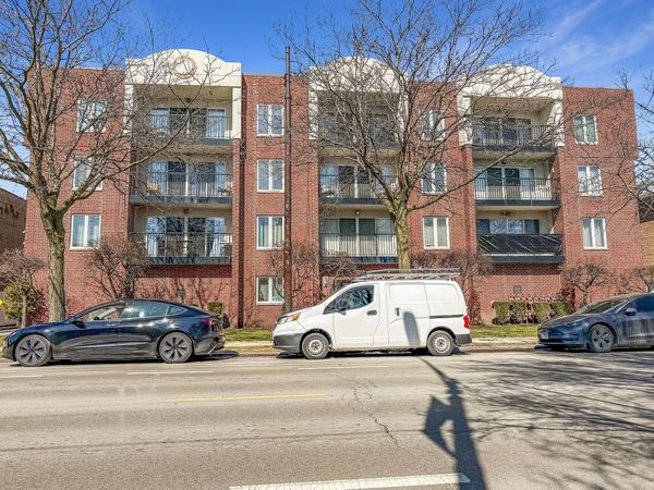 5840 W Lawrence Avenue , Unit 301, Chicago, IL 60630