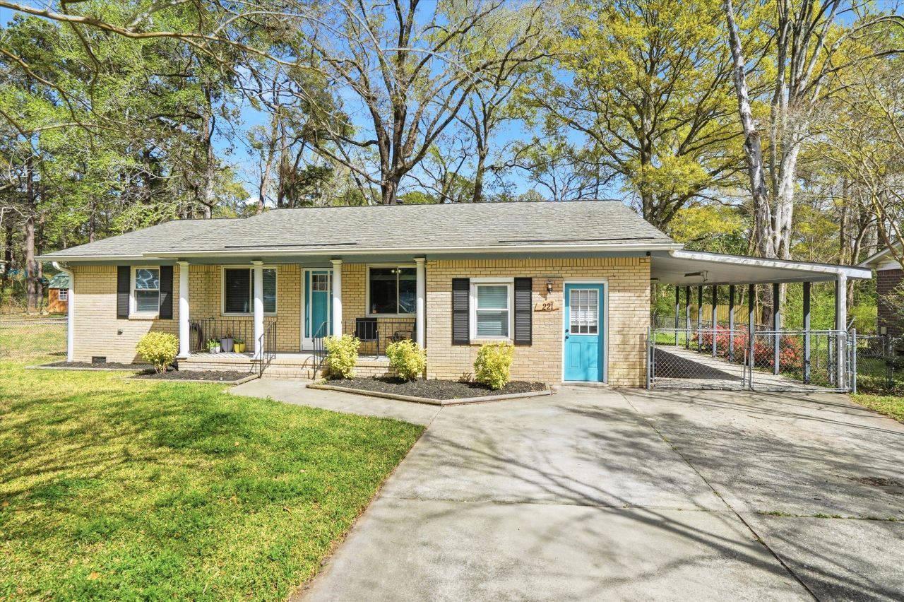 221 Froman Drive Photo 4