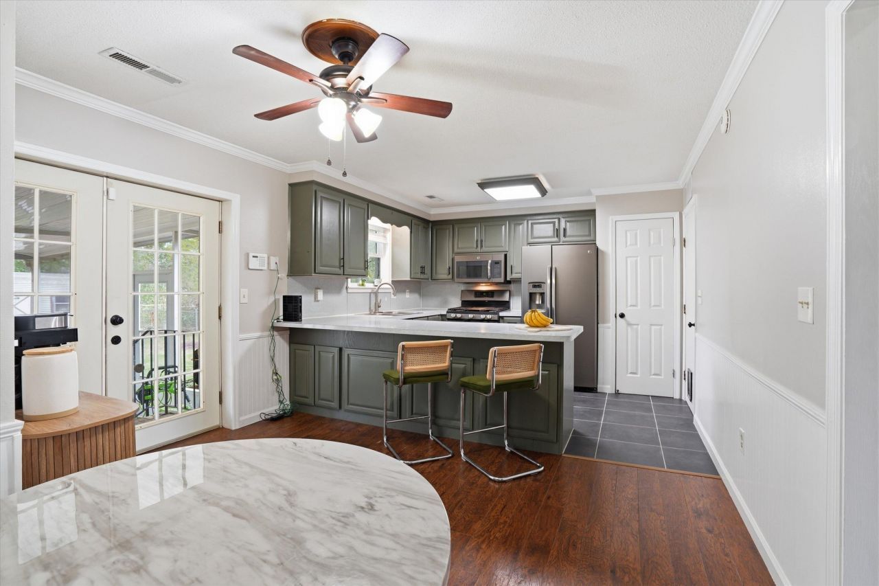 221 Froman Drive Photo 9