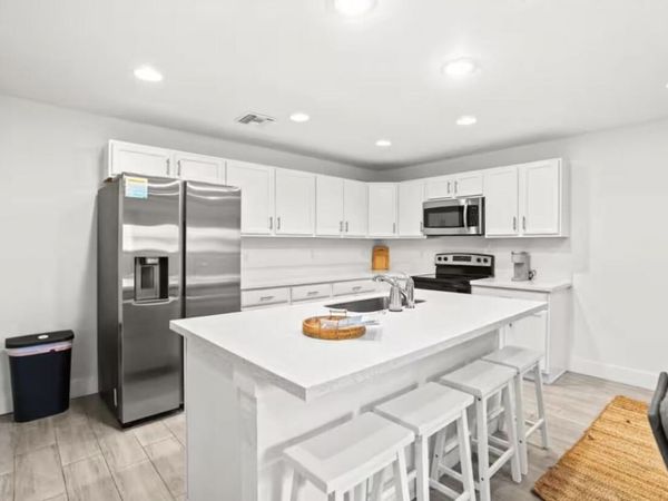 565 Lilac Court, West Palm Beach, FL 33407