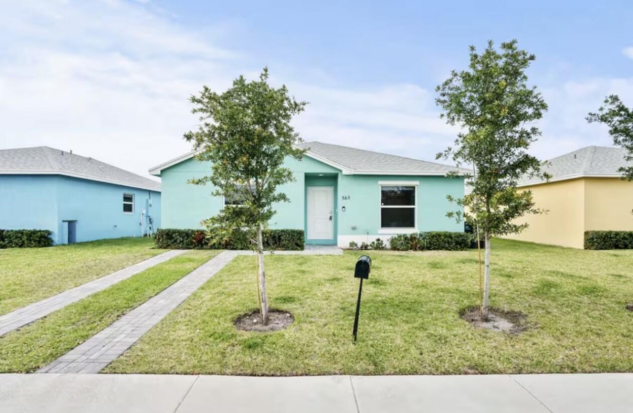 565 Lilac Court, West Palm Beach, FL 33407 Photo