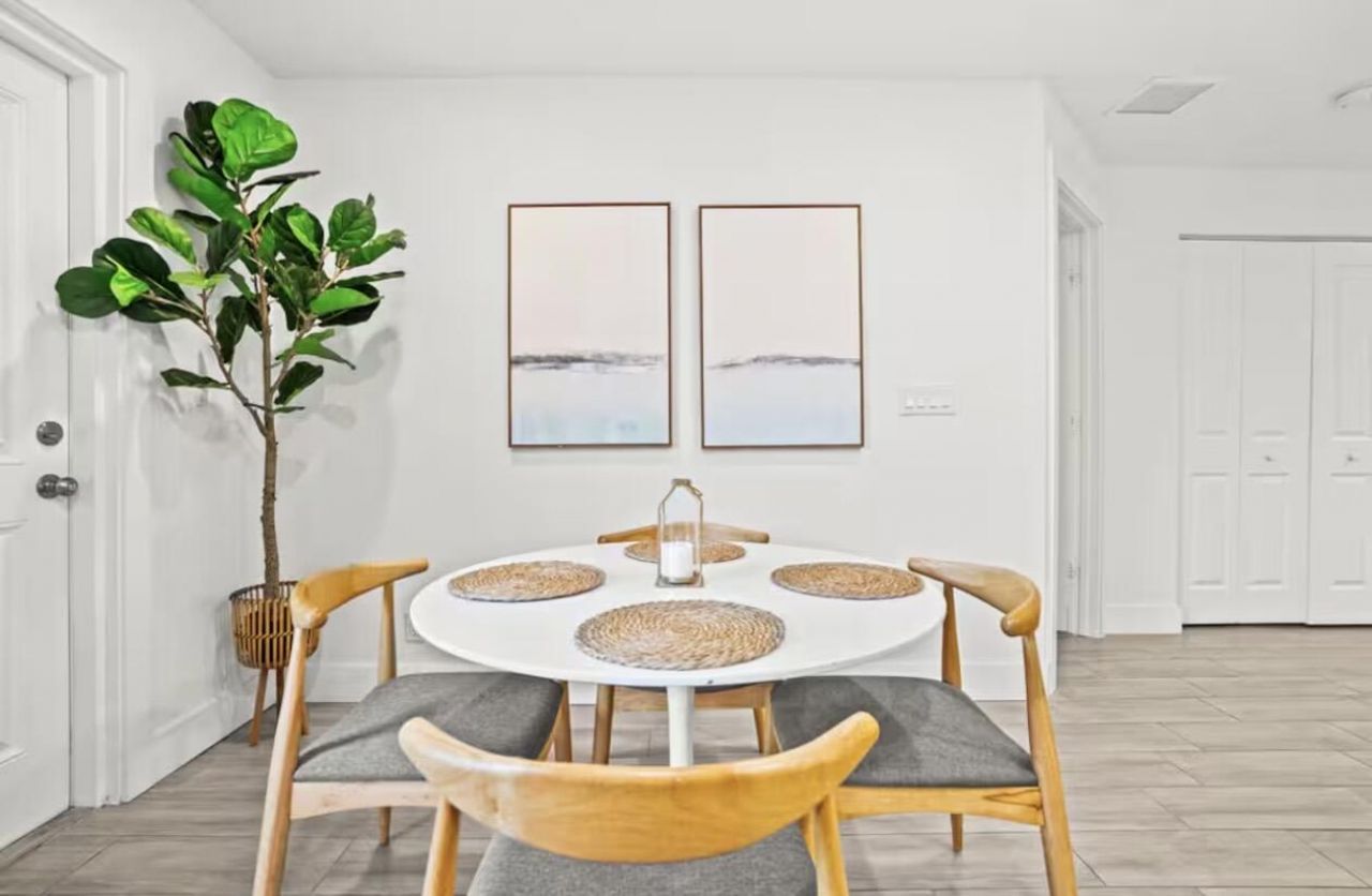 565 Lilac Court, West Palm Beach, FL 33407 Photo