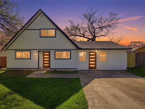 661 Oak Drive, Hurst, TX 76053