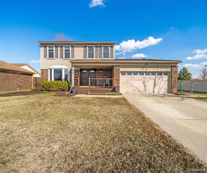 923 Kings Way Canton, MI 48188