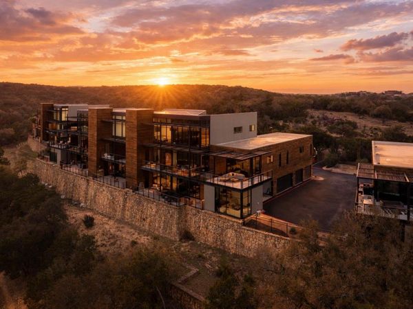 1101 Ivean Pearson RD, Unit F201, Lago Vista, TX 78645