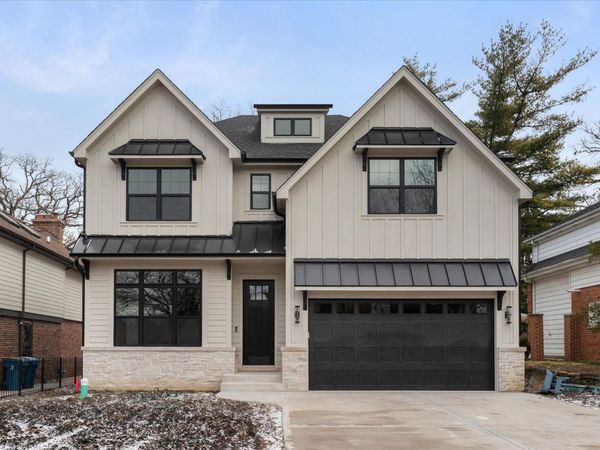 964 S Hillside Avenue, Elmhurst, IL 60126