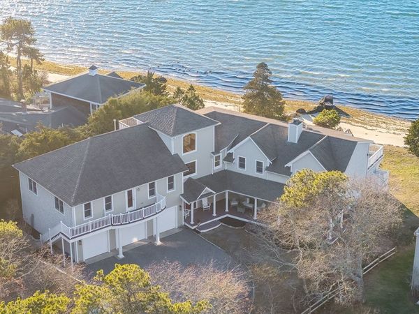 15 Seconsett Point Rd, Mashpee, MA 02649