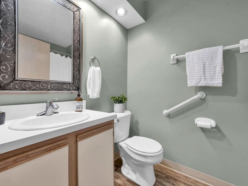 536 Calkin Lane E, Unit 23, Columbus, OH 43230 Photo 13