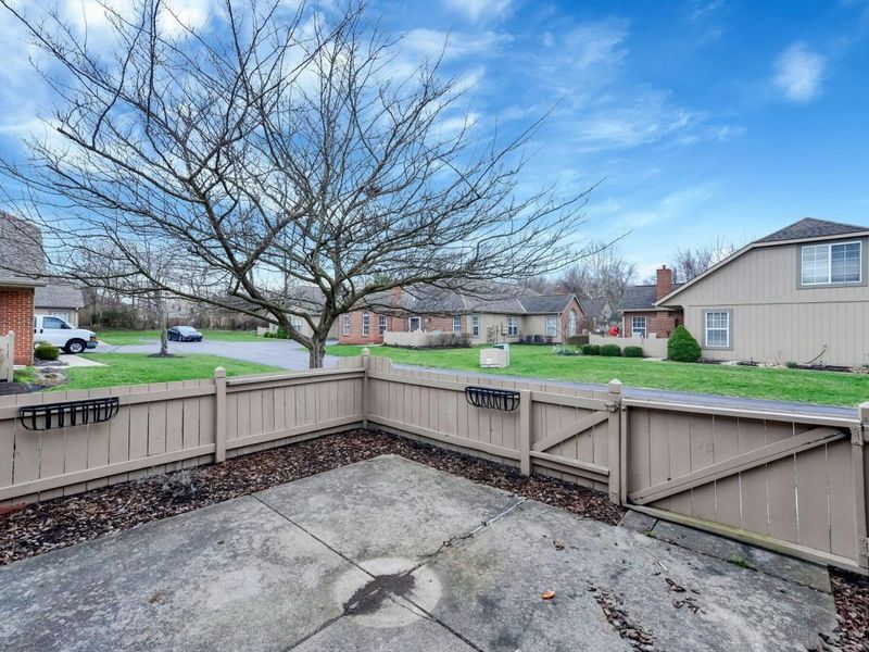 536 Calkin Lane E, Unit 23, Columbus, OH 43230 Photo 23