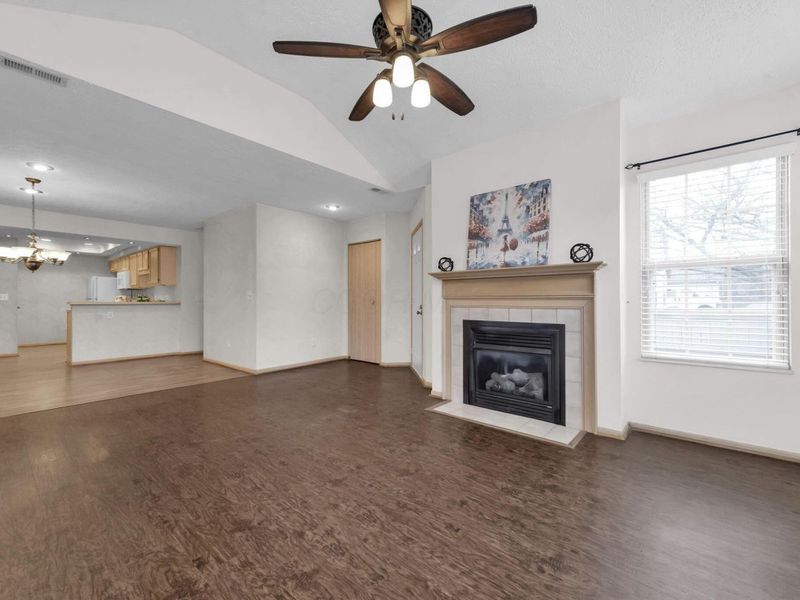 536 Calkin Lane E, Unit 23, Columbus, OH 43230 Photo 6