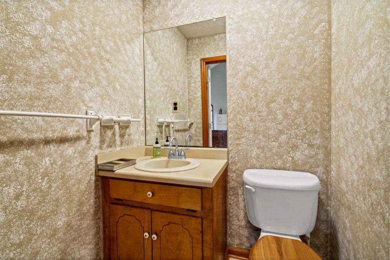 209 Jungle Road Photo 24