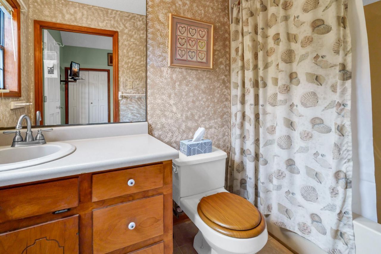 209 Jungle Road Photo 33