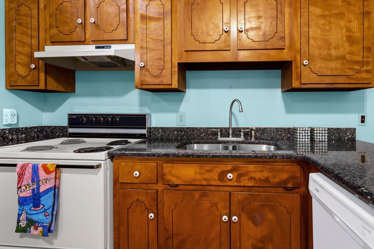 209 Jungle Road Photo 34