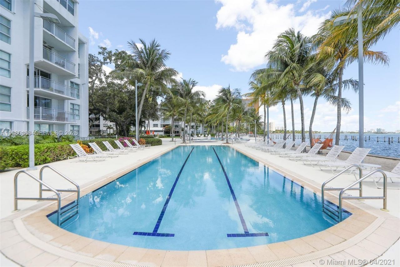 750 NE 64th St, Unit B301, Miami, FL 33138 Photo