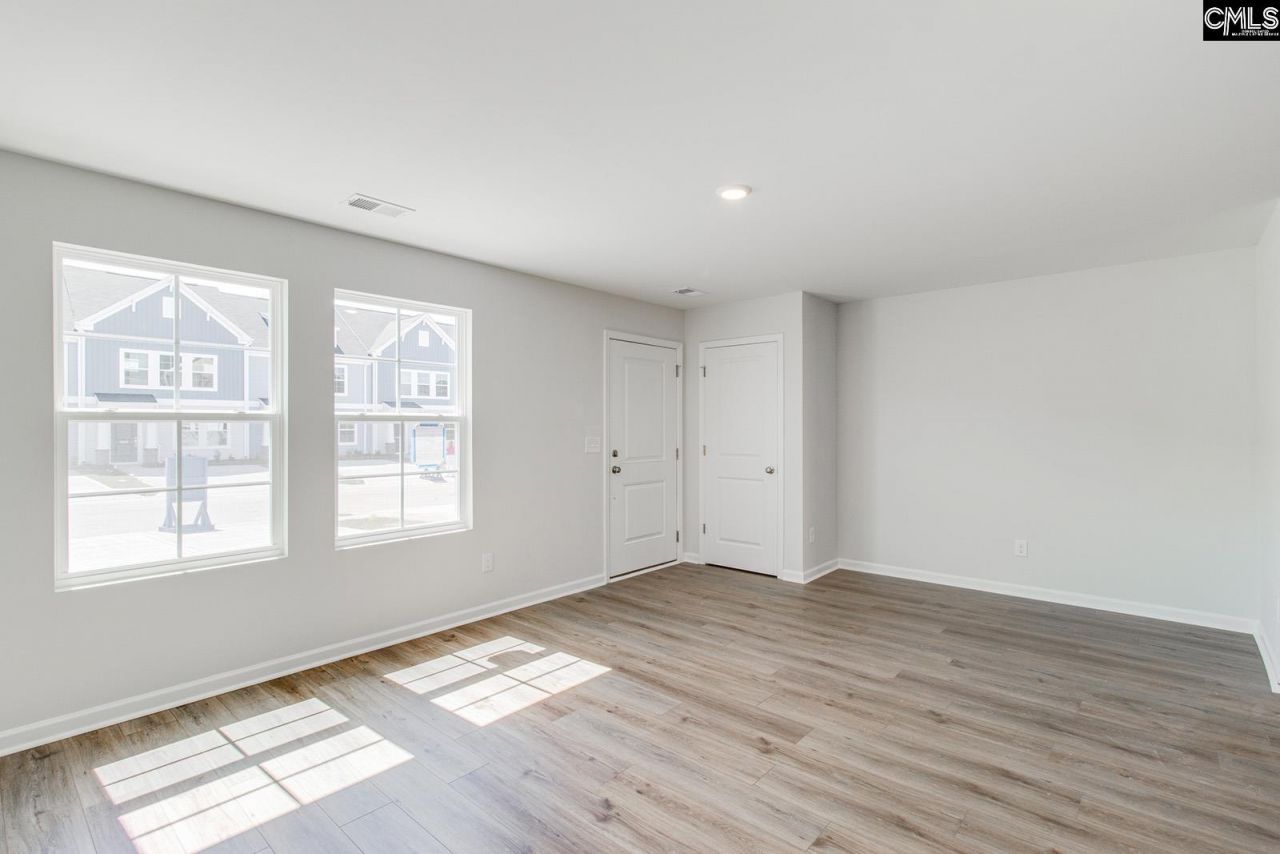 3033 Harborview Drive Photo 6