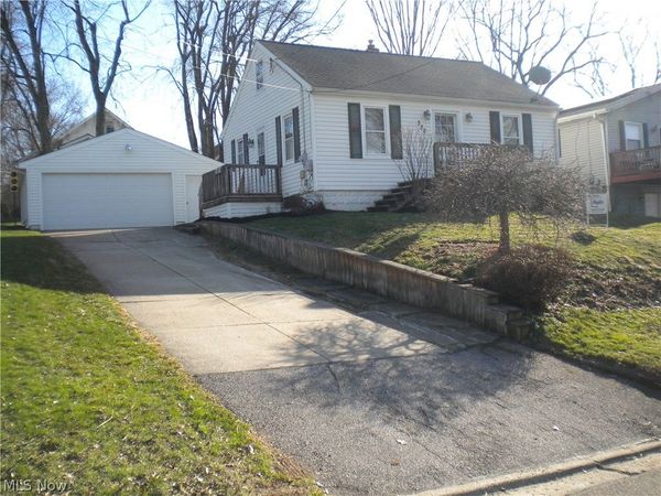 332 Lincoln Avenue , Barberton, OH 44203