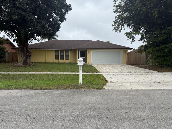 122 Santiago Street, Royal Palm Beach, FL 33411