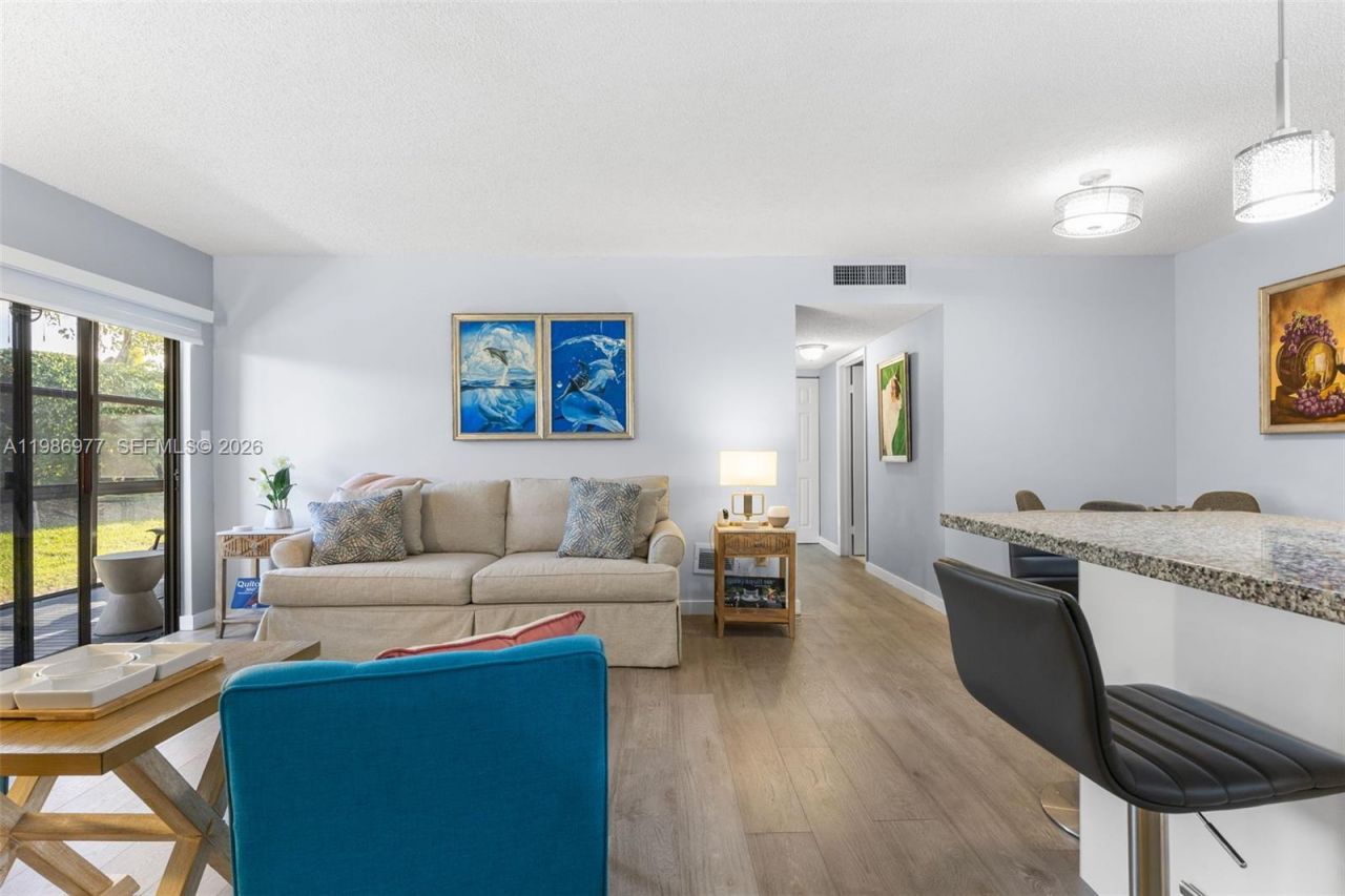 10709 W Clairmont Cir , Unit 111, Tamarac, FL 33321 Photo