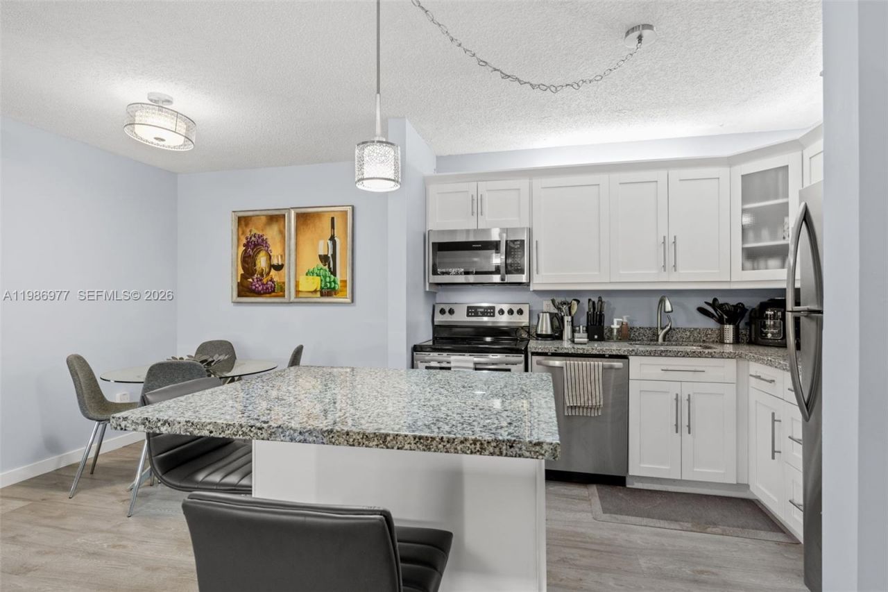 10709 W Clairmont Cir , Unit 111, Tamarac, FL 33321 Photo