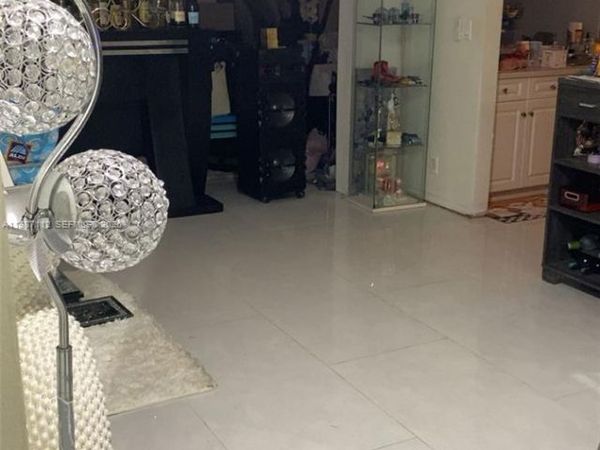 4969 SW 7th St , Margate, FL 33068