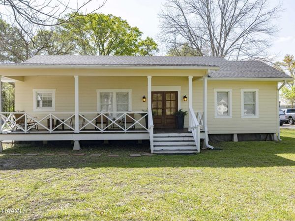 1056 Lynn Romero Drive , Breaux Bridge, LA 70517