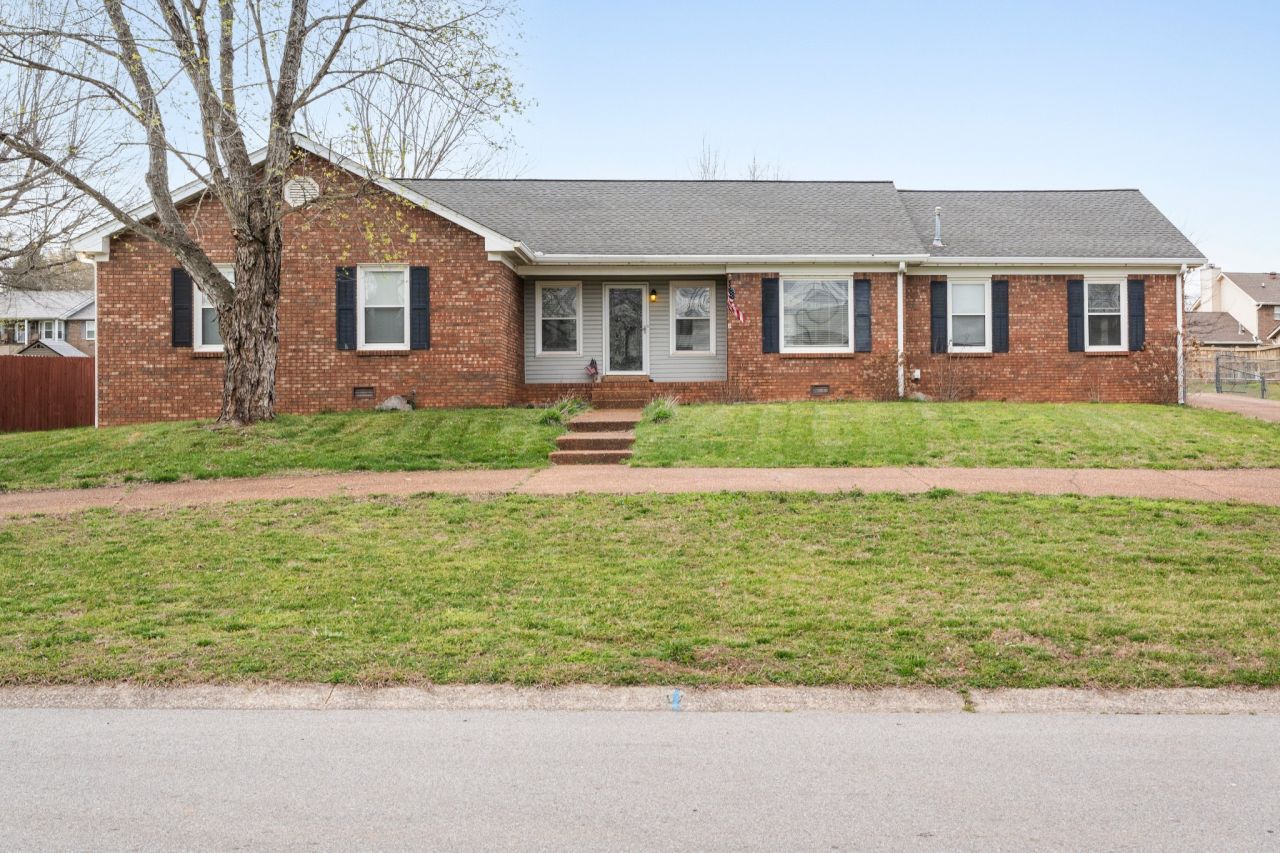 534 Brentwood Cir, Clarksville, TN 37042 Main Photo
