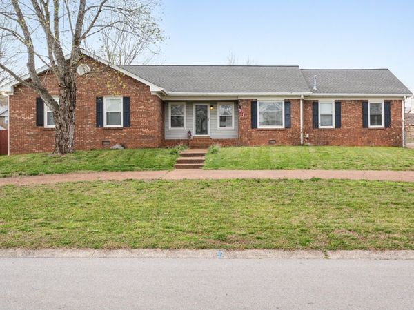 534 Brentwood Cir , Clarksville, TN 37042