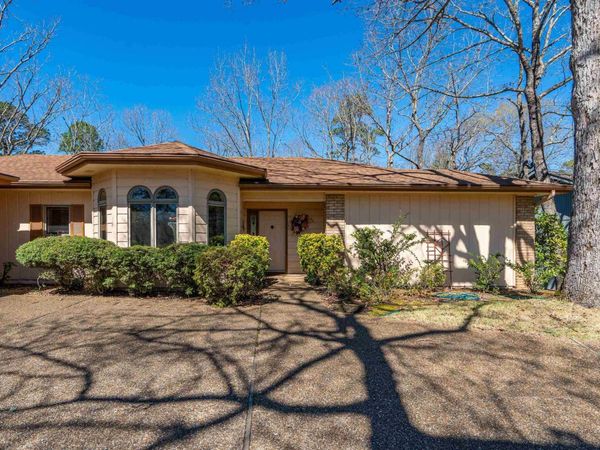 36 Encantado Way, Hot Springs Village, AR 71909