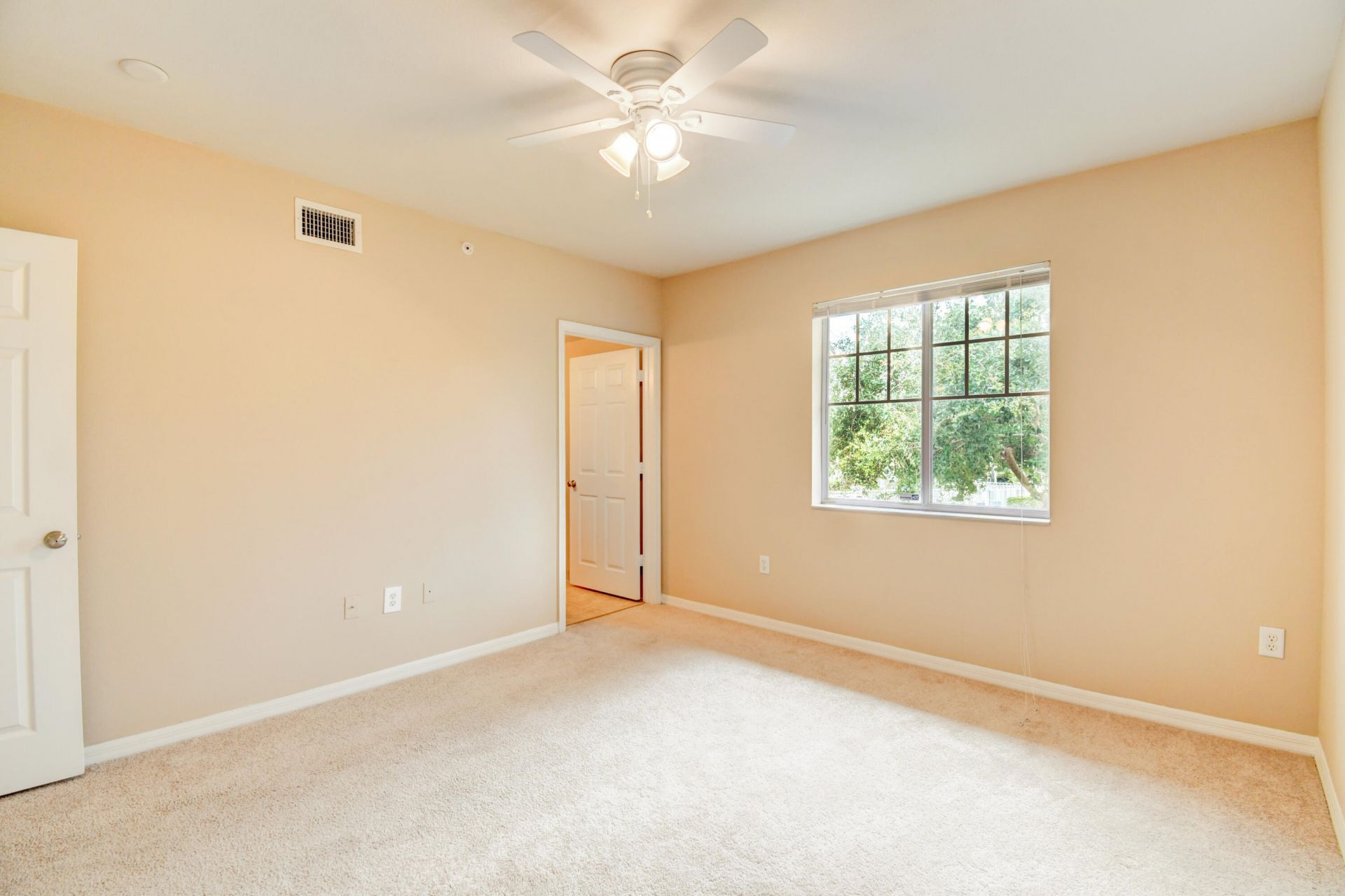 6505 Emerald Dunes Drive, Unit 201, West Palm Beach, FL 33411 Photo